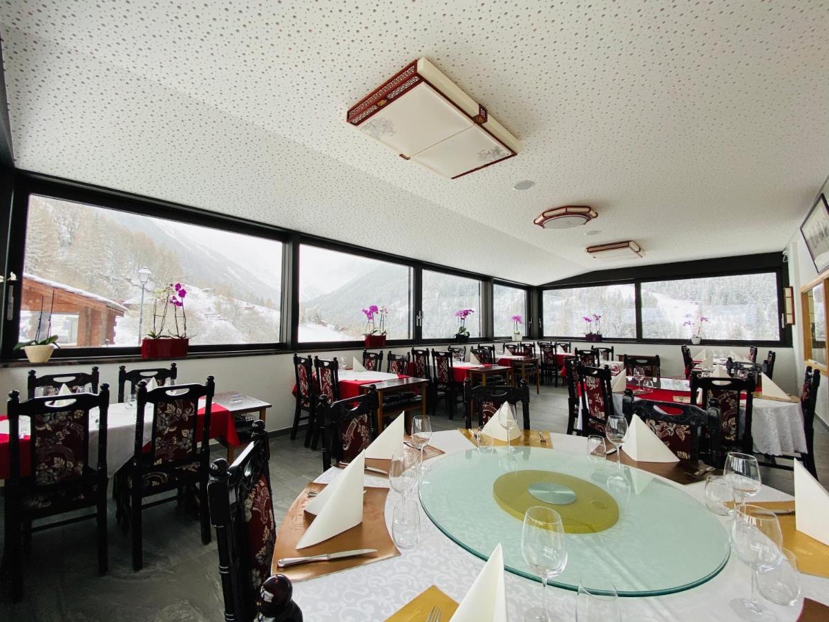 Qi-Lin Hotel Restaurant Ayer Esterno foto